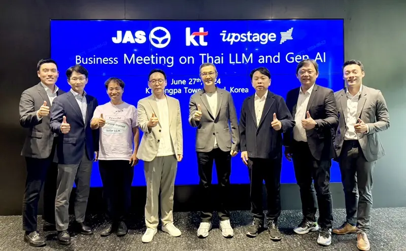 "JTS" visited "KT" to update on Generative AI development process