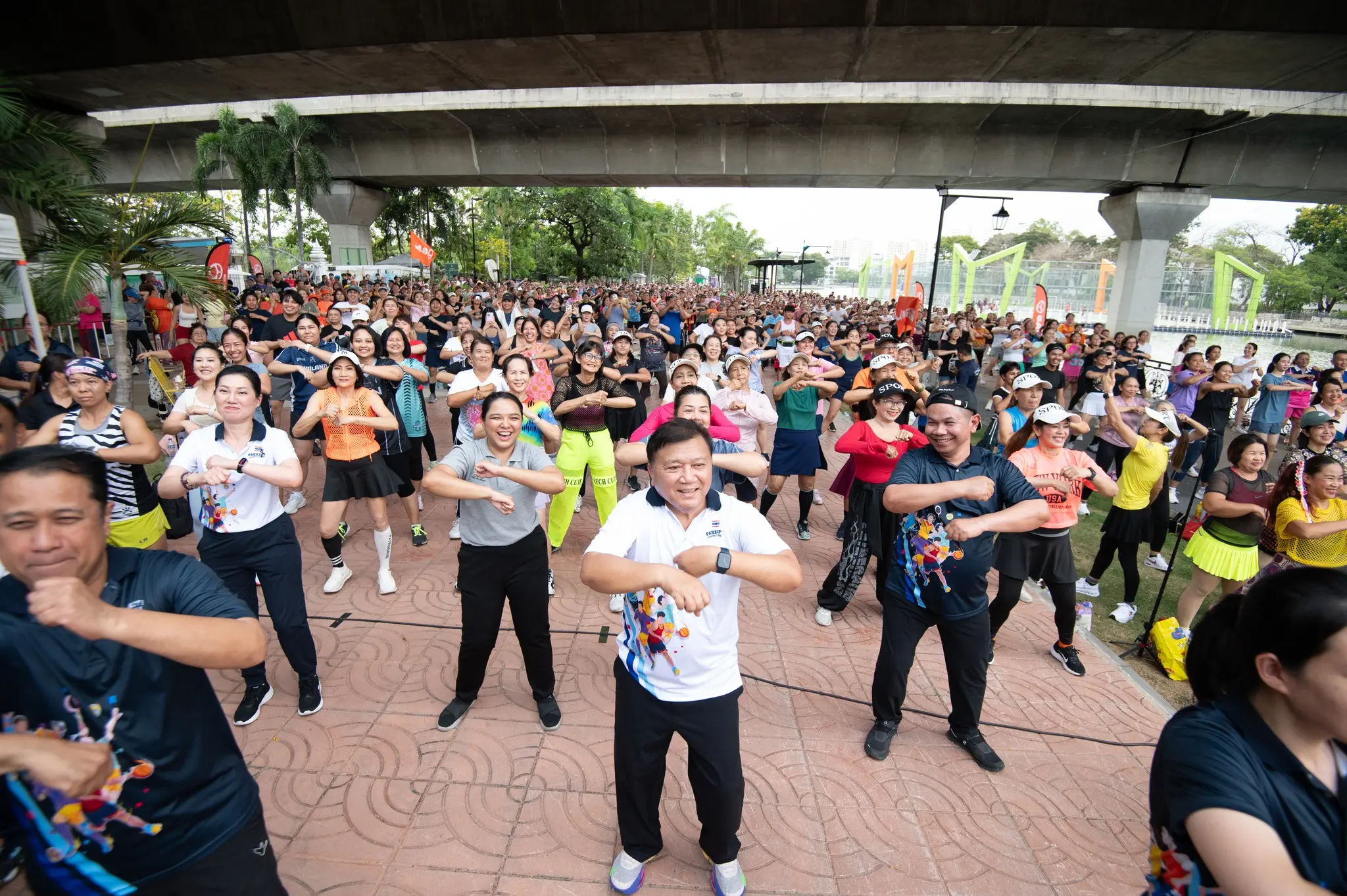 “JAS" ชวนคนรักสุขภาพเต้น ZUMBA เนรมิตรสวนสมเด็จฯ เป็นพื้นที่รวมพลังสายเต้นออกกำลังกาย