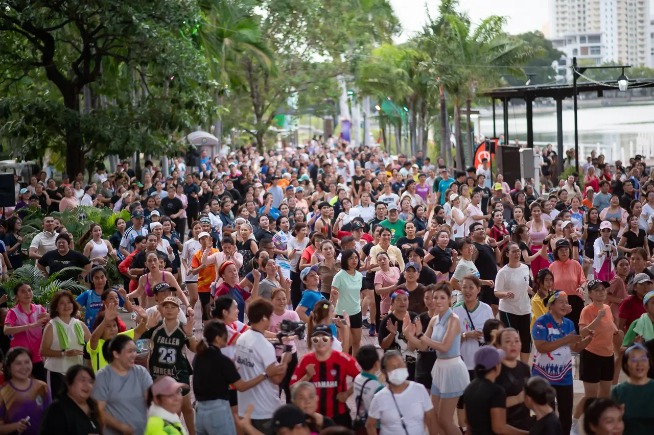 “JAS” ชวนสายเฮลท์ตี้เต้น ZUMBA สนั่นสวนสมเด็จฯ