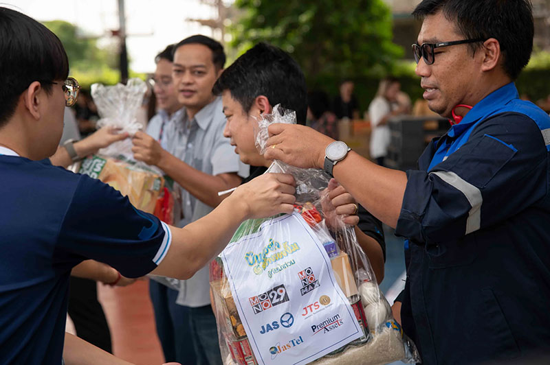  'JAS GROUP' donates 1 million baht to help flood victims