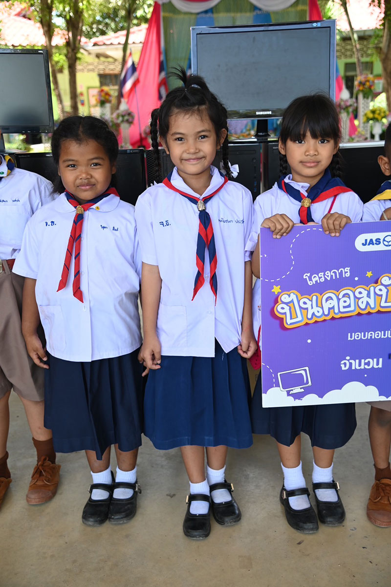  'JAS-PA-JAS TV' bring IT opportunities to Wat Charoen Tham School
