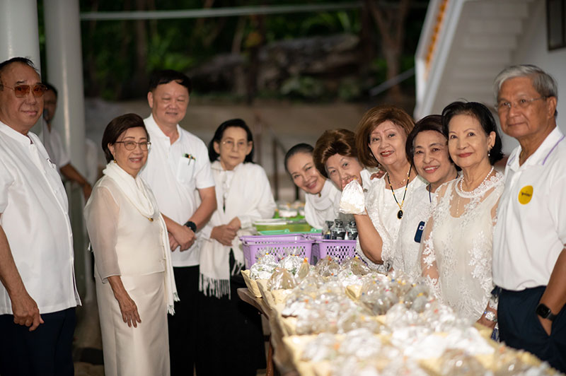  'JAS GROUP' hosts Pha Pah cereomony to donate medical equipment to Phra Ajarn Baen Thanagro Hospital