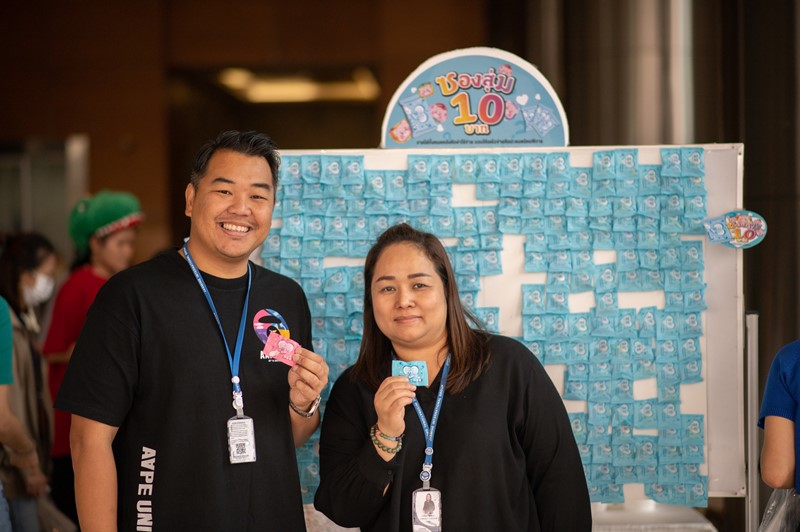 "JAS" donates plastic bottles to "Wat Chak Daeng" in "Trash for Good, Bottles for Monk's Robes"