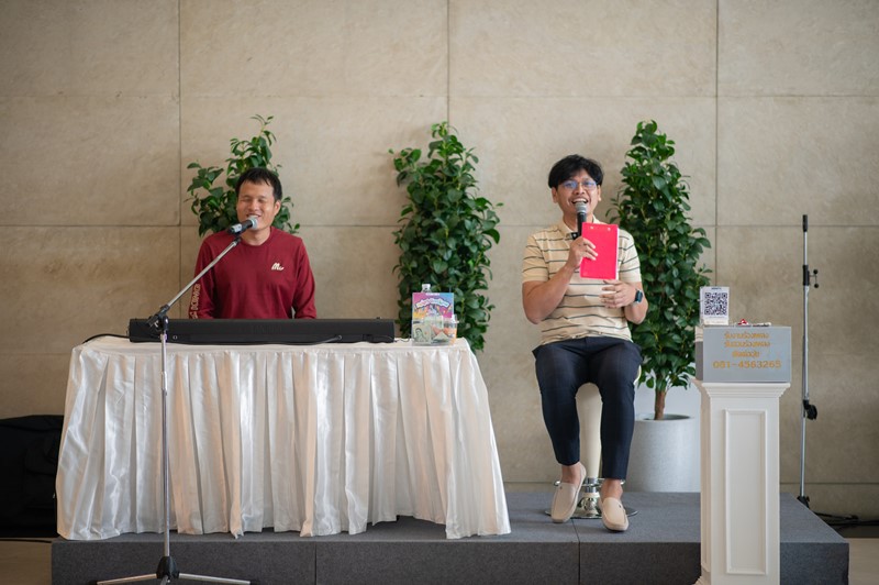 "JAS" donates plastic bottles to "Wat Chak Daeng" in "Trash for Good, Bottles for Monk's Robes"