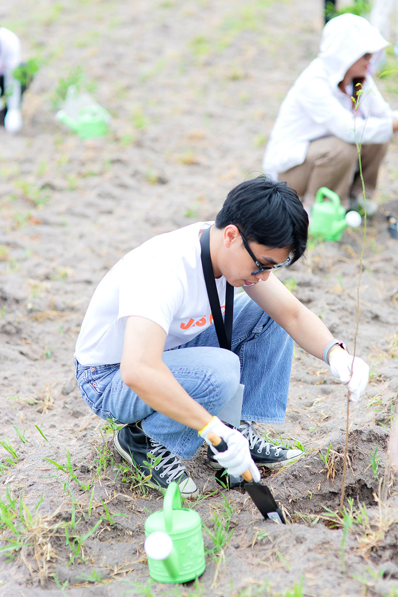 “JAS” รวมพลังผู้บริหารและพนักงานในเครือ ทำกิจกรรมโครงการ “ปลูกป่าจัสมิน พลิกฟื้นดินสู่ความยั่งยืน”