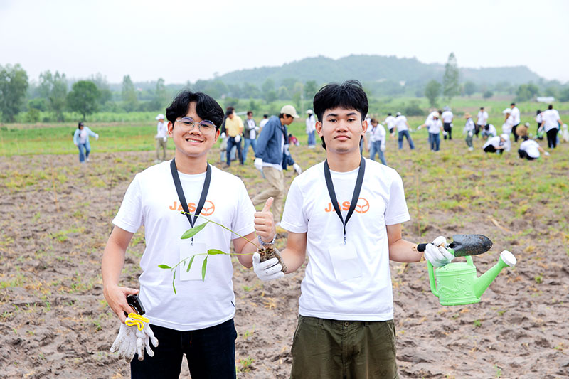 “JAS” รวมพลังผู้บริหารและพนักงานในเครือ ทำกิจกรรมโครงการ “ปลูกป่าจัสมิน พลิกฟื้นดินสู่ความยั่งยืน”