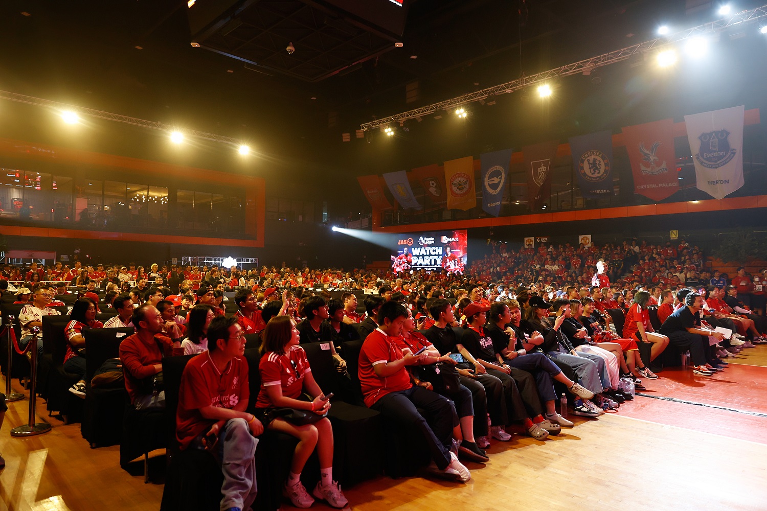 MONOMAX WATCH PARTY: RED MATCH