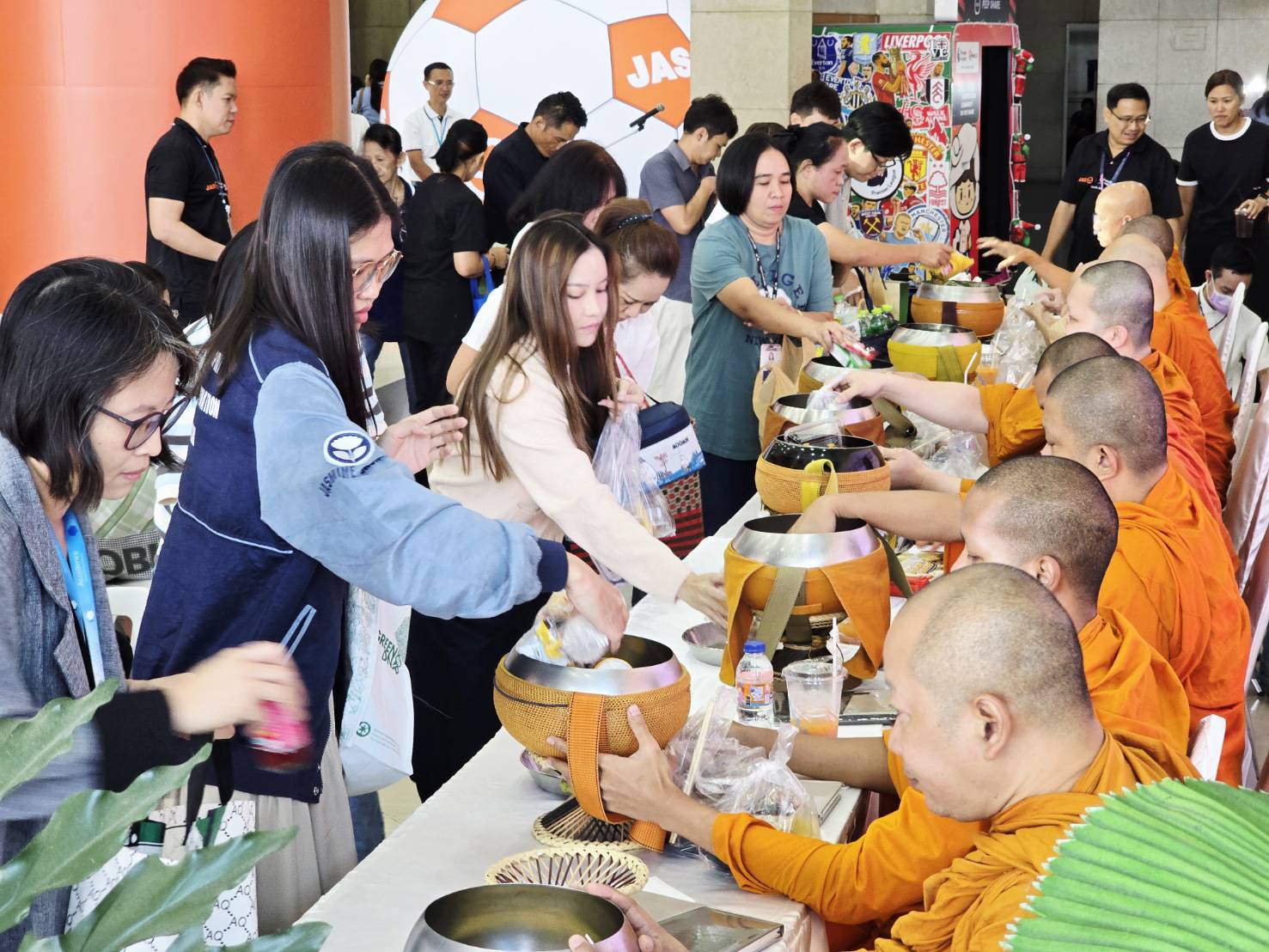 บรรยากาศ ทำบุญตักบาตรประจำเดือนมกราคม 2569