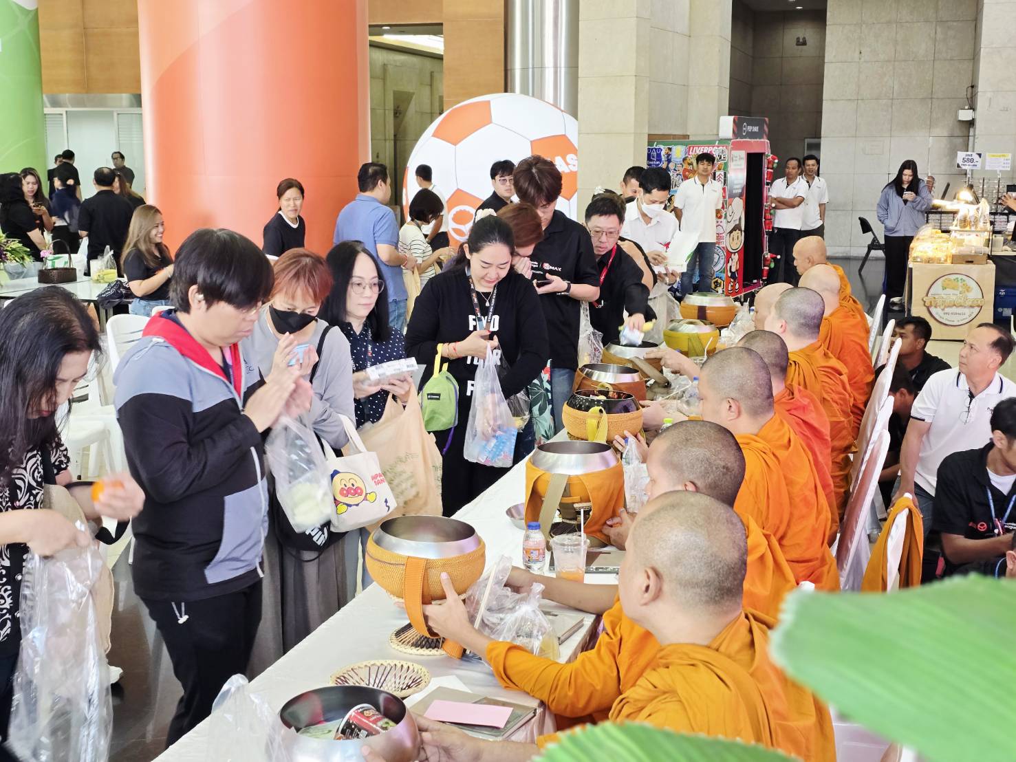 บรรยากาศ ทำบุญตักบาตรประจำเดือนมกราคม 2569