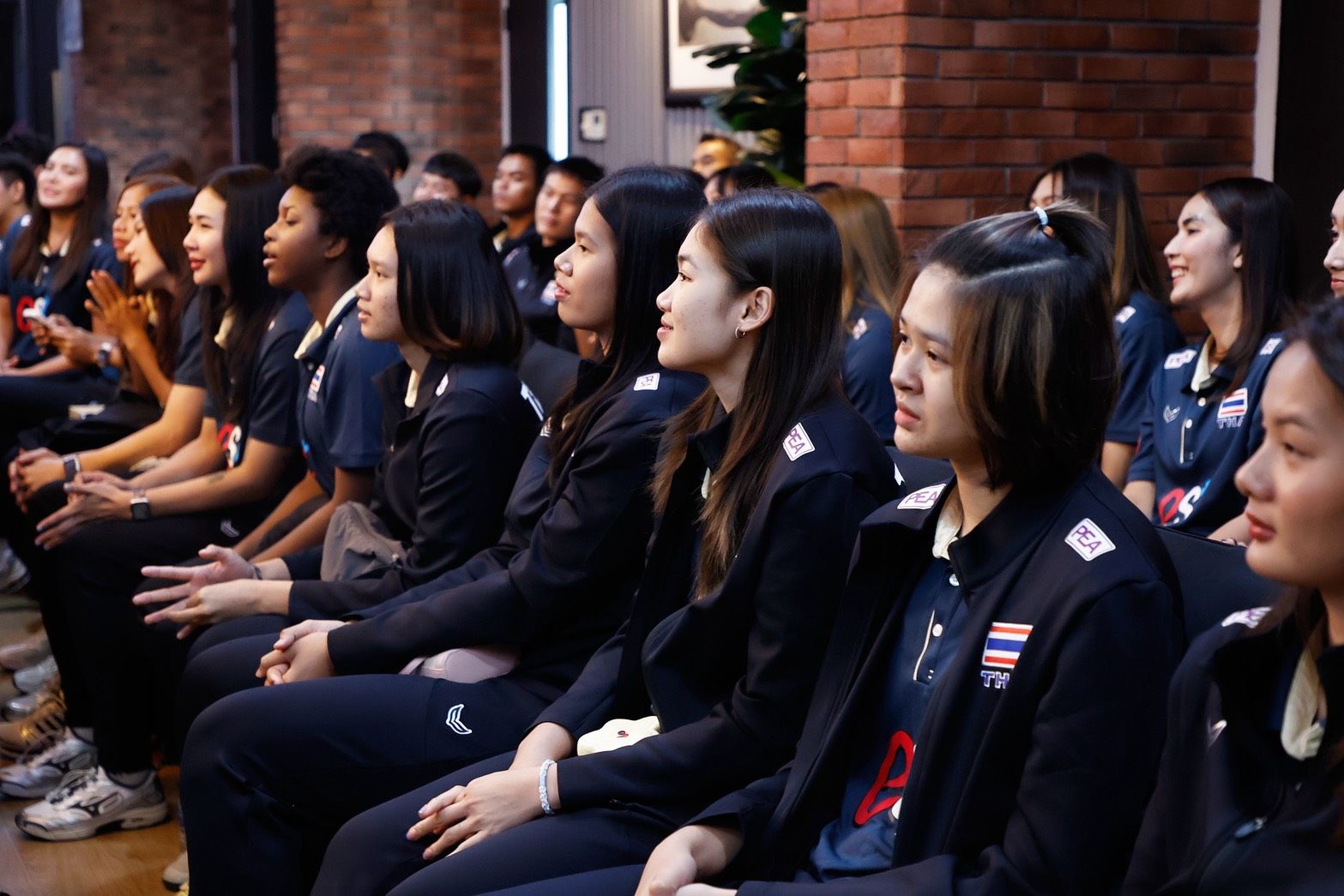 "คุณพิชญ์ โพธารามิก" มอบ 2 ล้าน ทีมนักตบสาวไทย