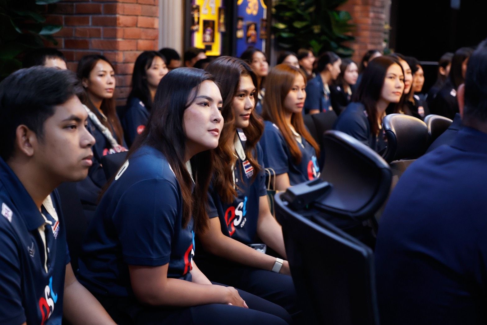 "คุณพิชญ์ โพธารามิก" มอบ 2 ล้าน ทีมนักตบสาวไทย