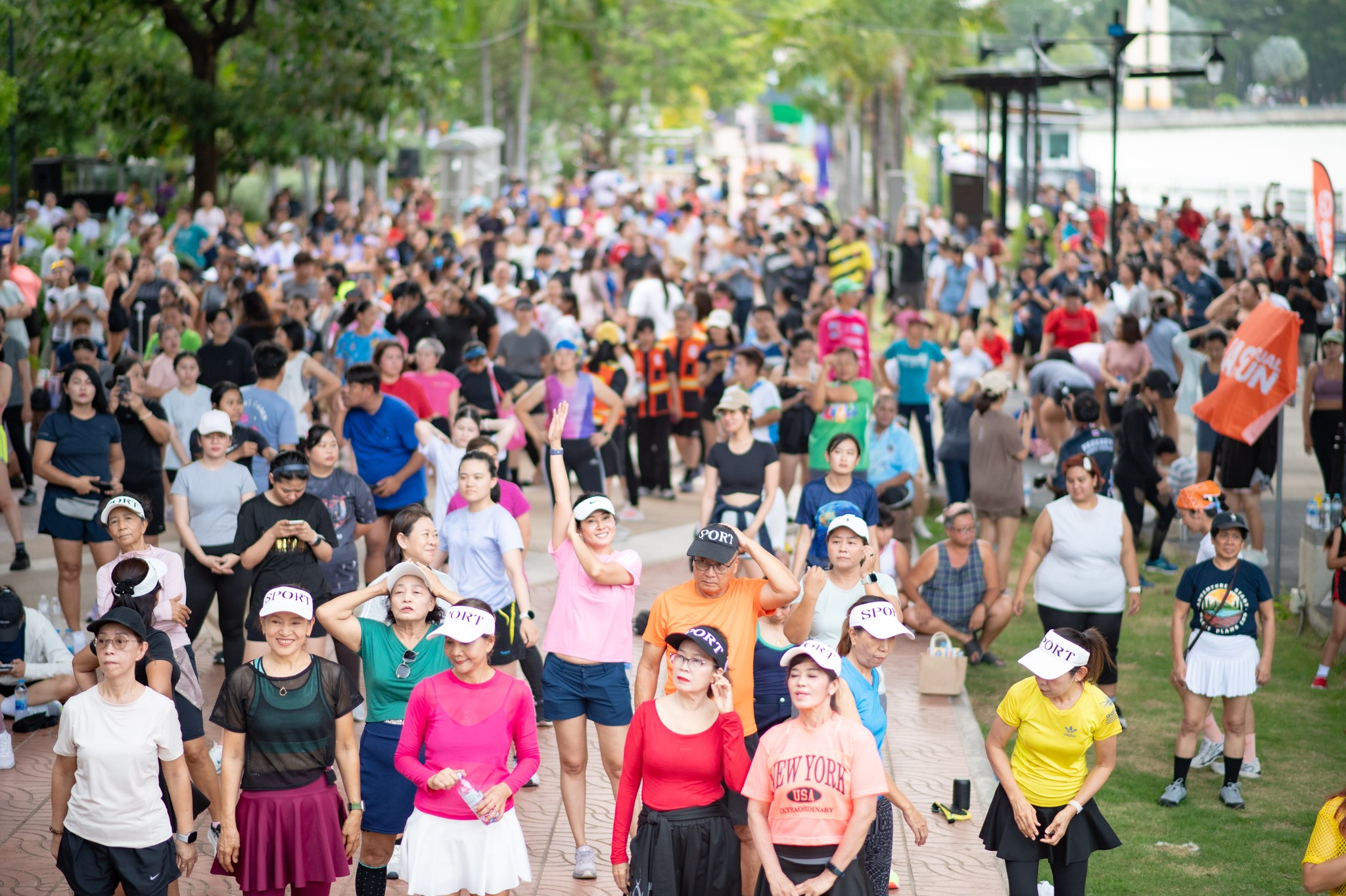 “JAS" ชวนคนรักสุขภาพเต้น ZUMBA เนรมิตรสวนสมเด็จฯ เป็นพื้นที่รวมพลังสายเต้นออกกำลังกาย