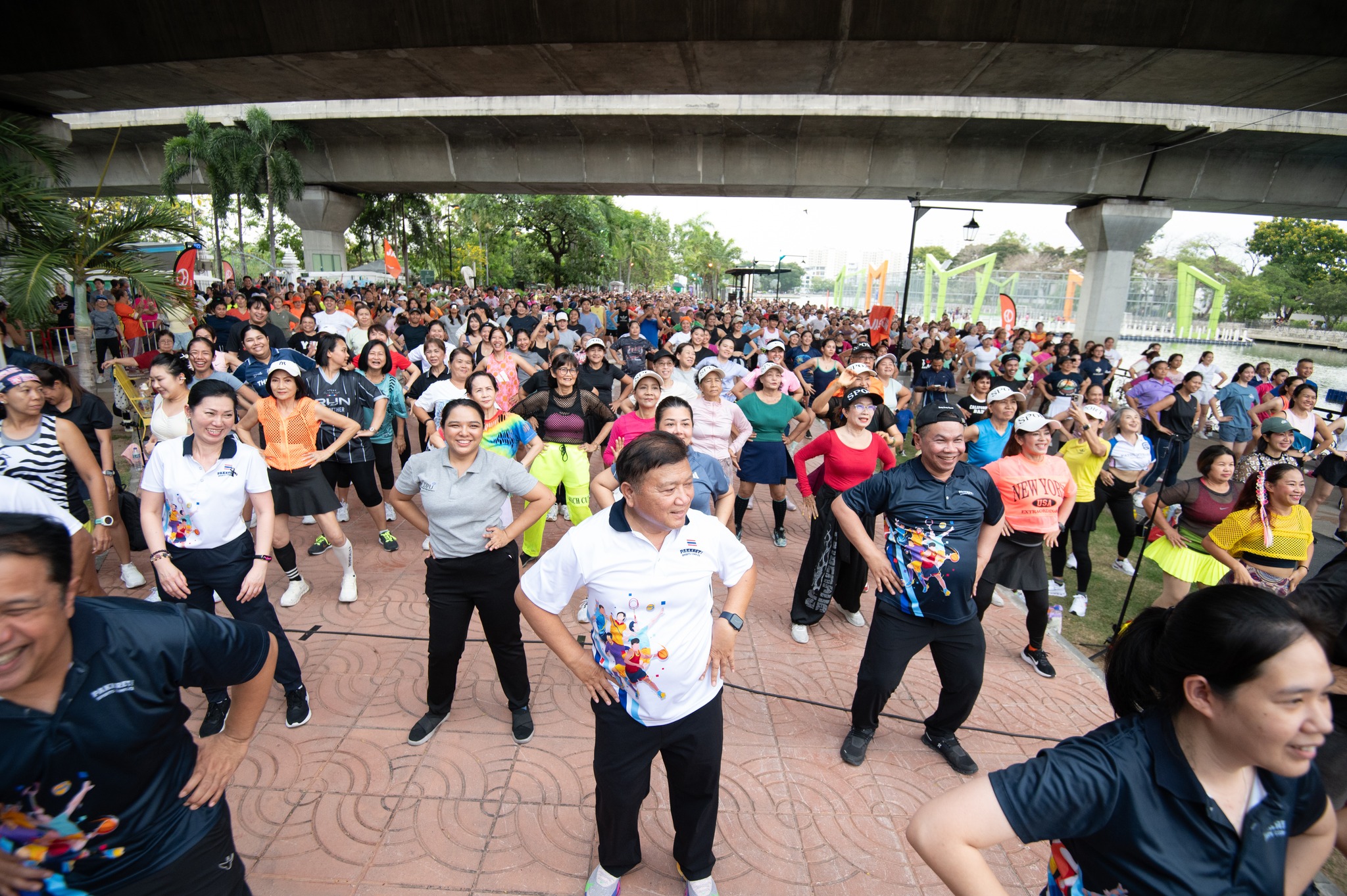 “JAS" ชวนคนรักสุขภาพเต้น ZUMBA เนรมิตรสวนสมเด็จฯ เป็นพื้นที่รวมพลังสายเต้นออกกำลังกาย