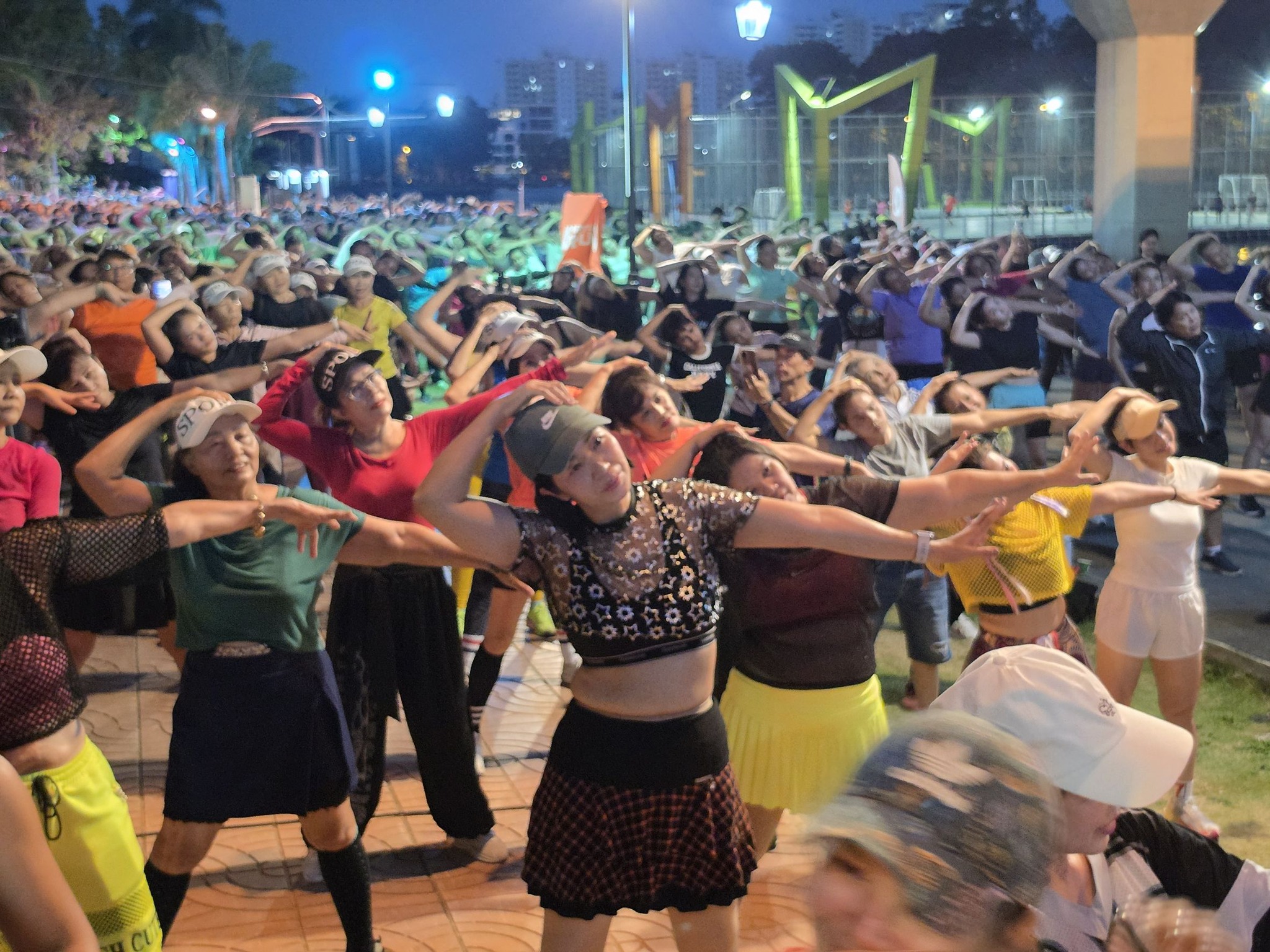 “JAS" ชวนคนรักสุขภาพเต้น ZUMBA เนรมิตรสวนสมเด็จฯ เป็นพื้นที่รวมพลังสายเต้นออกกำลังกาย