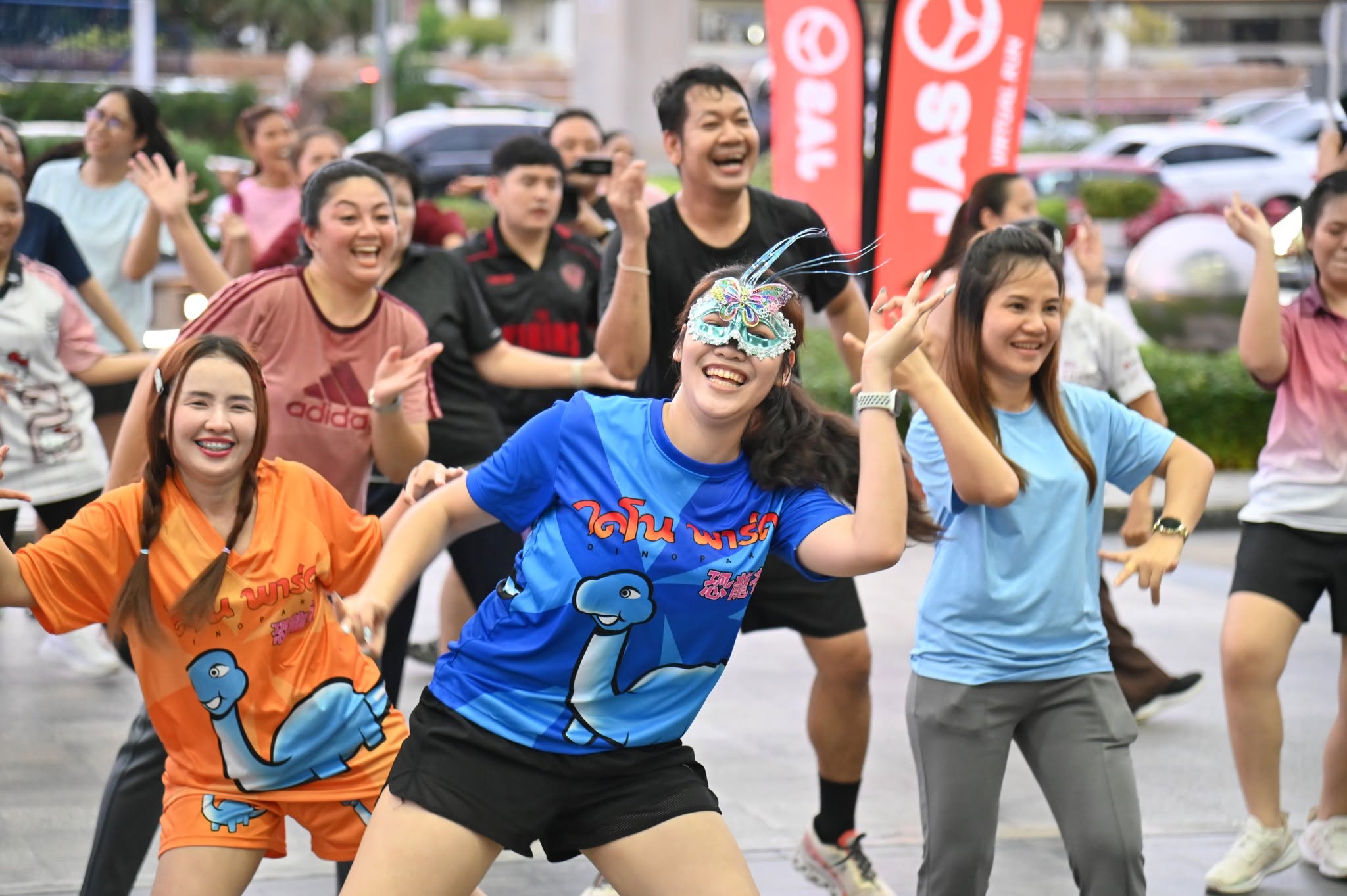 JAS Fit and Fun เต้น Zumba หน้าตึก